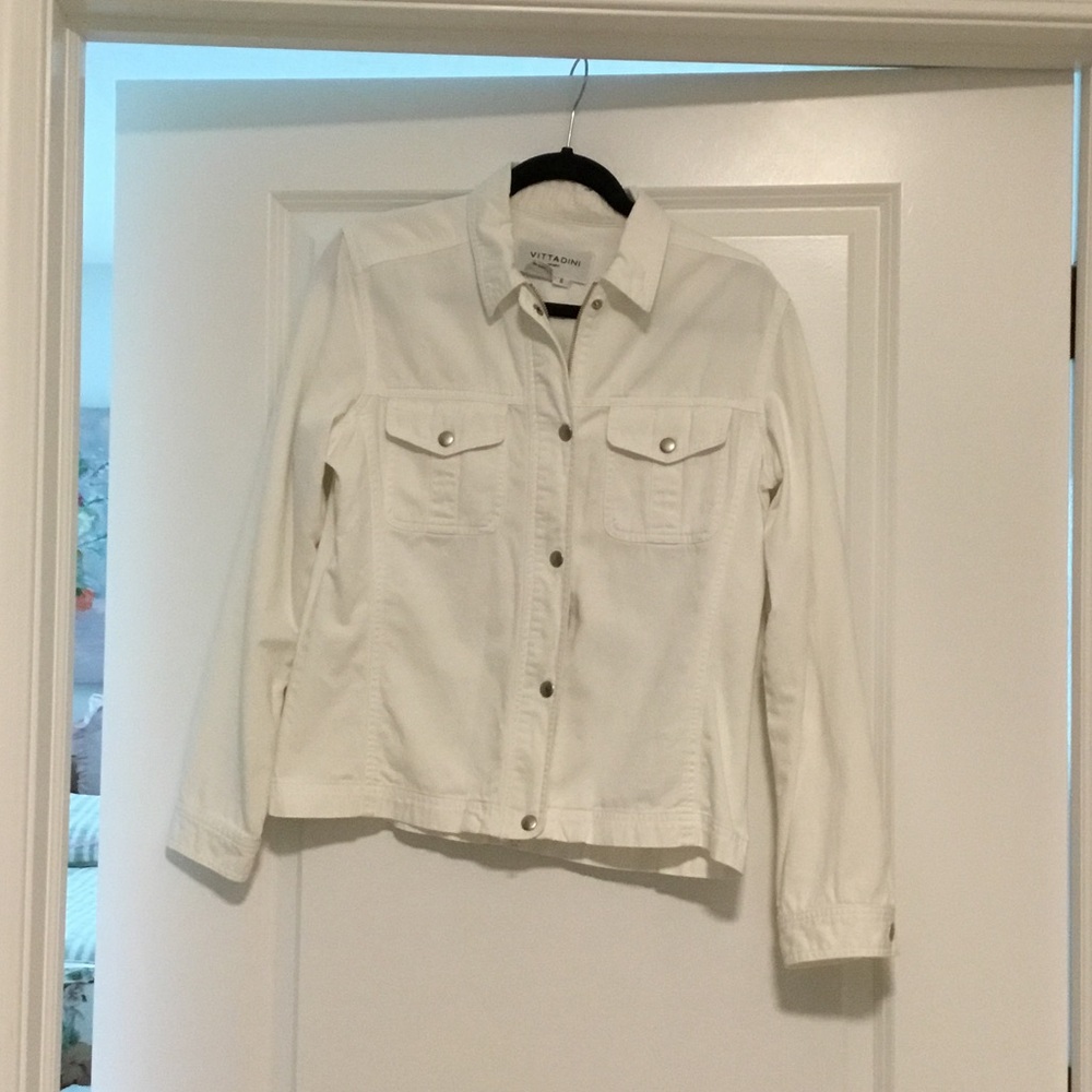 White 100% cotton jacket so 6